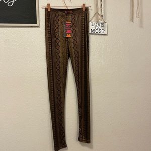 Isle Leggings NWT